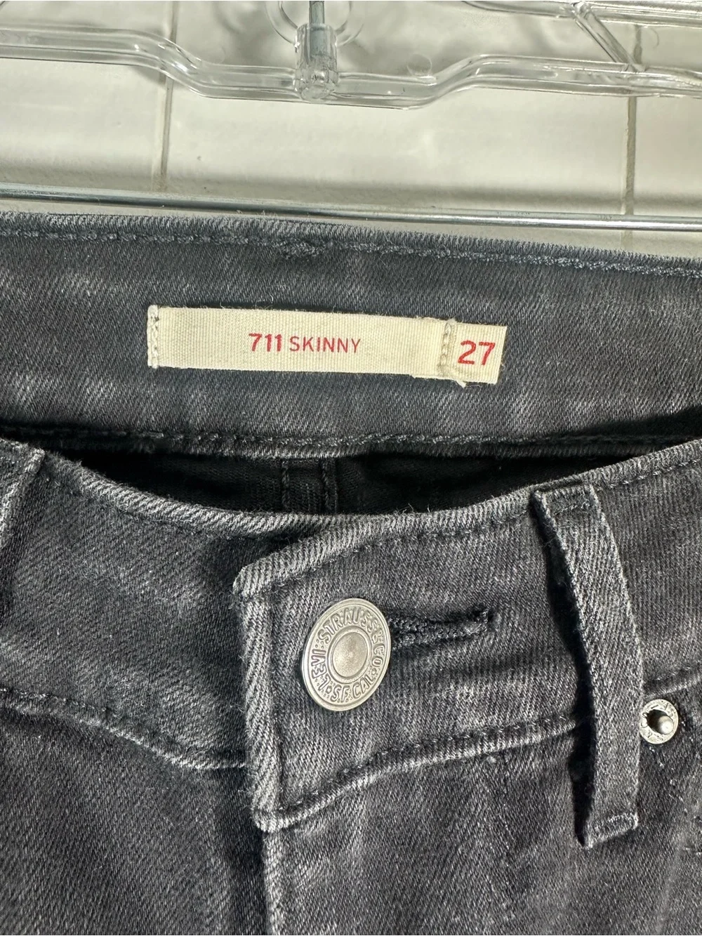 Levis 711 Skinny Jeans Womens Sz 27 Black Mid Rise Stretch Denim
